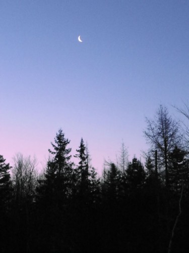 waxing crescent moonset