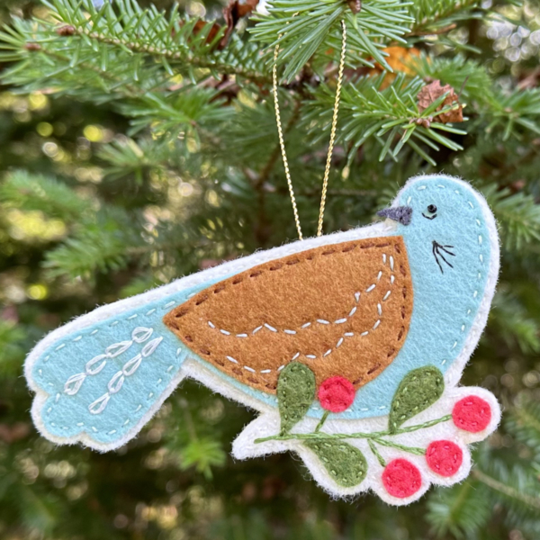 turtle dove with winterberries felt kit