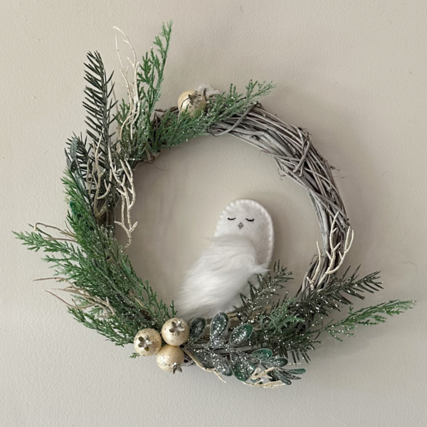 sleepy snowy owl wreath