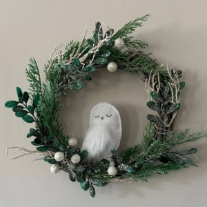 Sleepy Snowy Owl Wreath